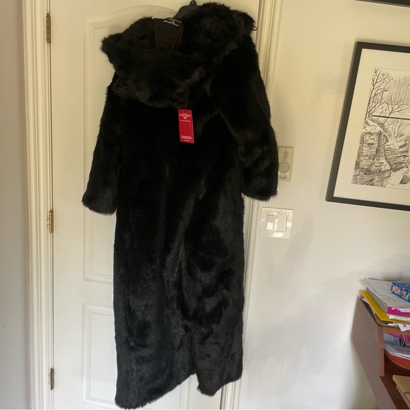 Spirithoods Black Panther Classic Long Faux Fur Coat - Picture 4 of 9